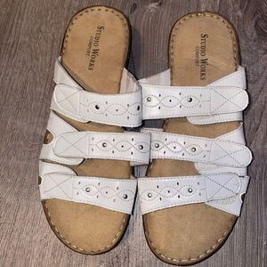 Studio Works comfort sandals white size  7
New! Velcro straps NWOT